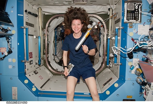 宇宙飛行士の女性